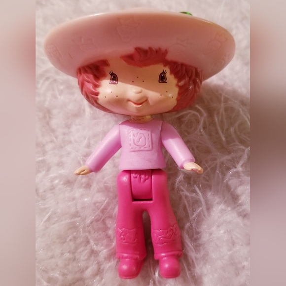 Strawberry Shortcake Other - 2006 Strawberry Shortcake Doll Mini Figure Pink Hat McDonald's Happy Meal Toy
